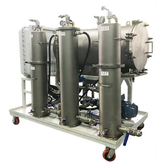 平衡電荷聚結(jié)分離濾油機(jī)_1.jpg